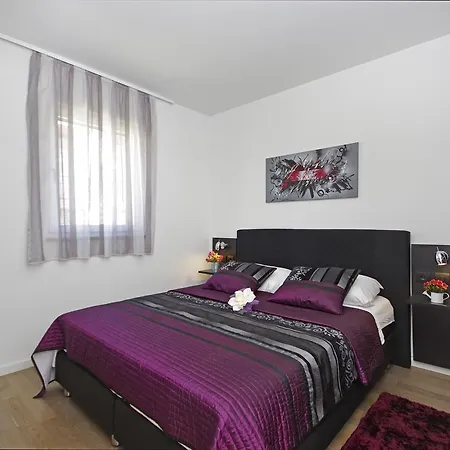 Lucas Apartament *