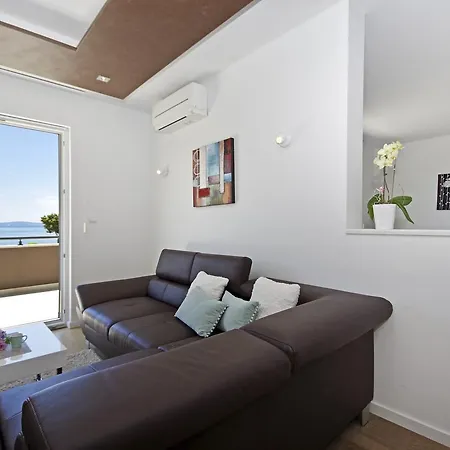 Apartament Lucas *