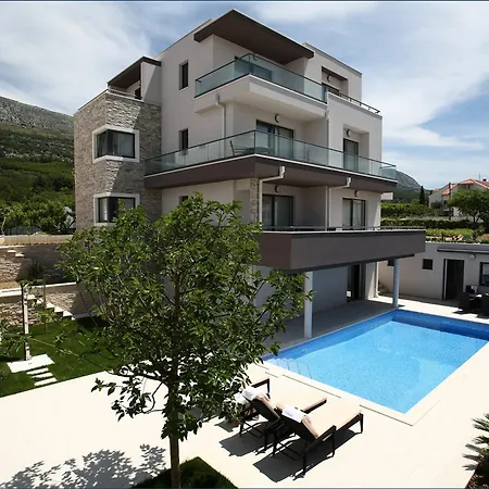 Lucas Apartament Podstrana