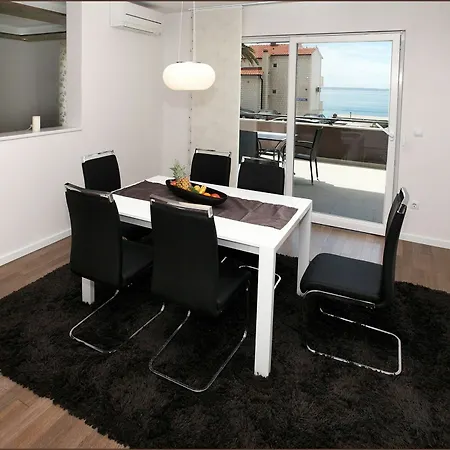 Lucas Apartament *